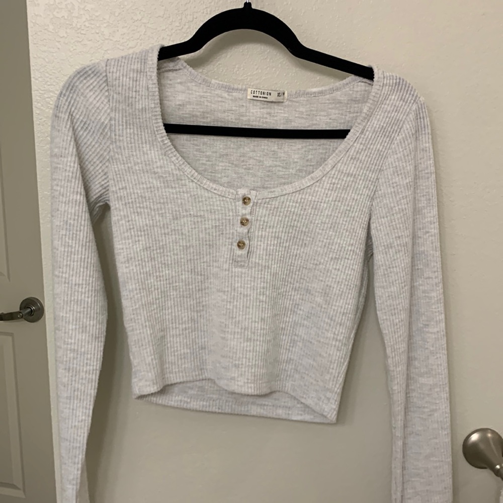 Grey crop sweater